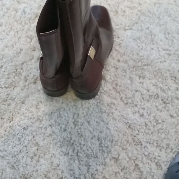 Journee Collection Londyn tall dark brown boot with stretch gore size 6.5 NWT - Picture 9 of 10
